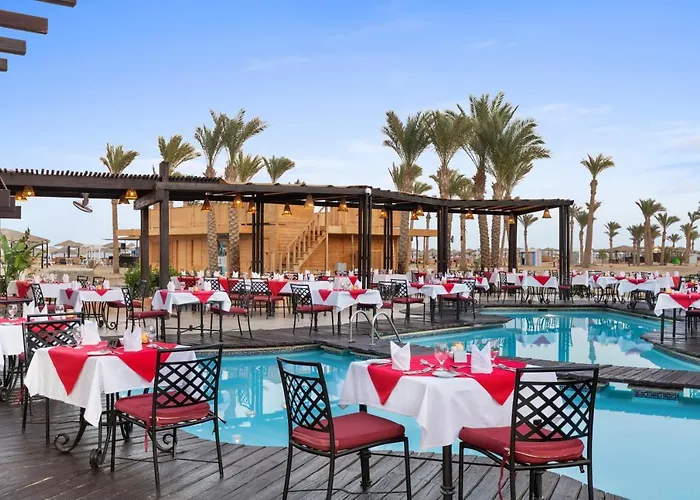 Pickalbatros Oasis Resort 5*