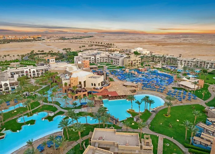 Resort Pickalbatros Oasis 5*